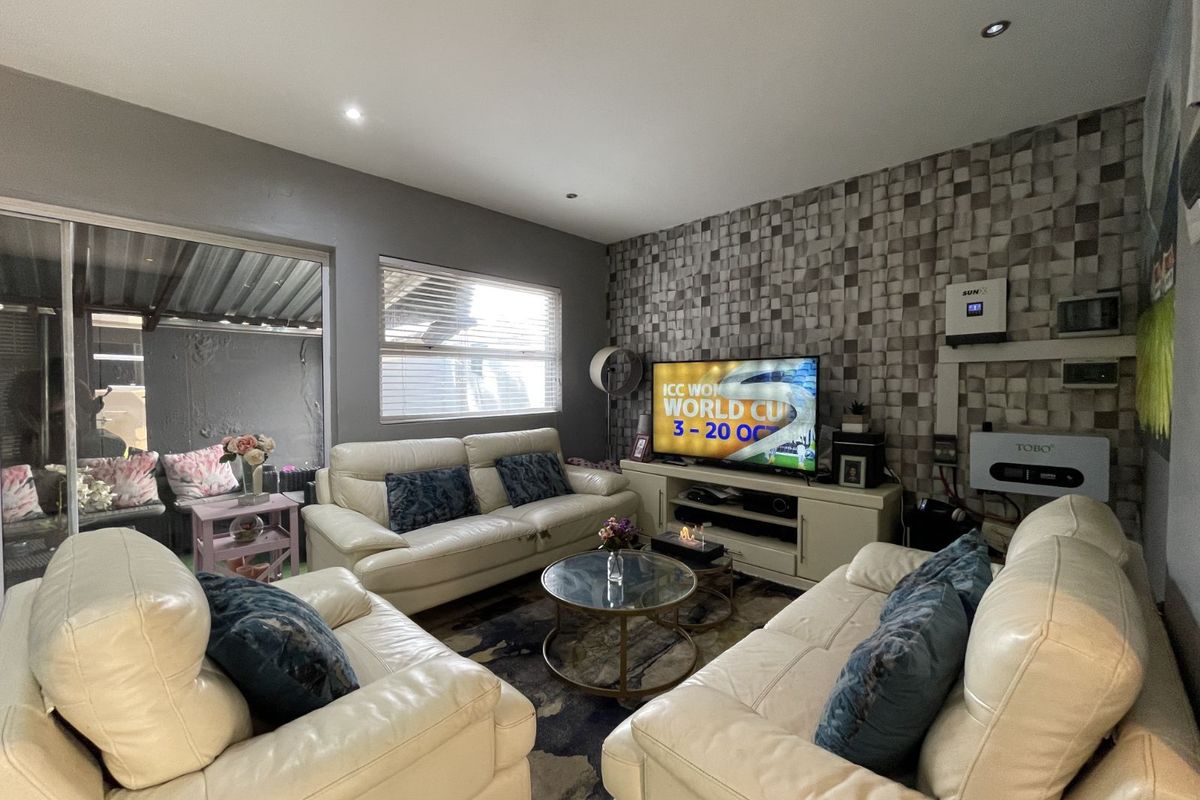 Townhouse For Sale in Pretoria North - Photo 4