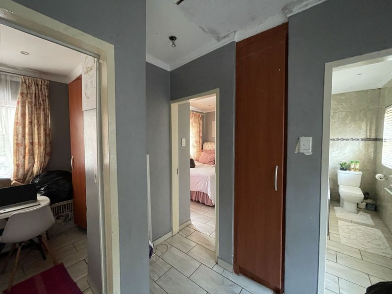 Townhouse For Sale in Pretoria North - Photo 9