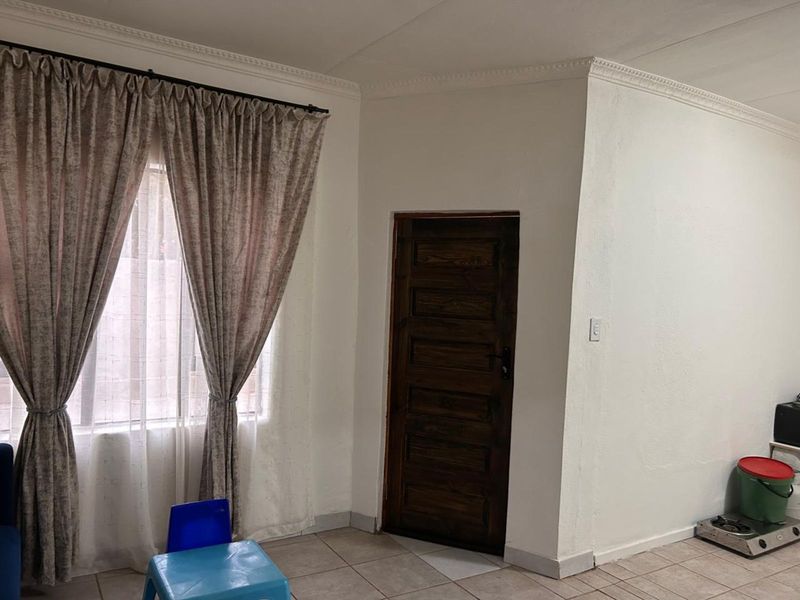 House For Sale in Flora Park - Photo 8