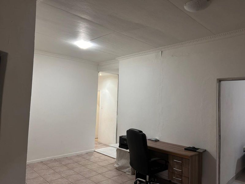 House For Sale in Flora Park - Photo 7