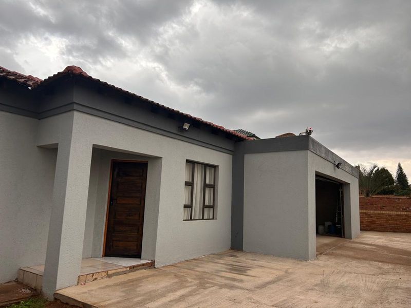 House For Sale in Flora Park - Photo 3