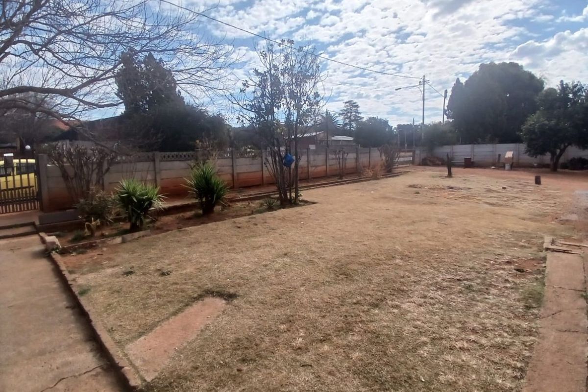 House For Sale in Oudorp - Photo 2