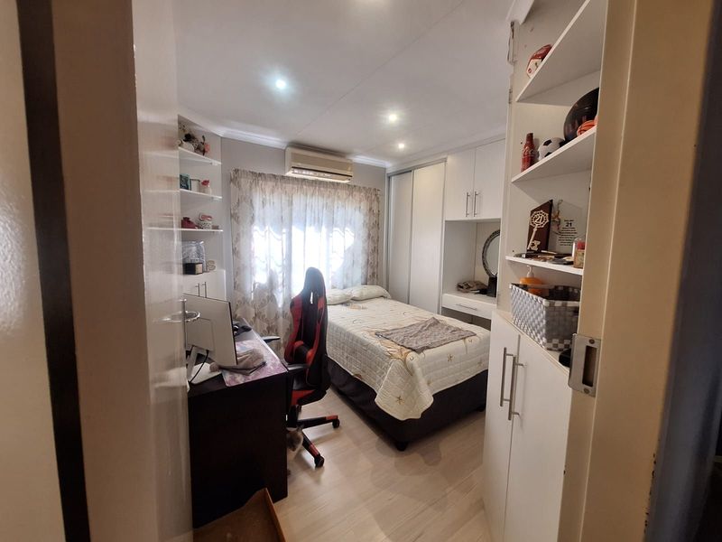 Apartment For Sale in Die Hoewes - Photo 7