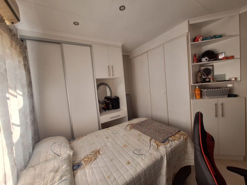 Apartment For Sale in Die Hoewes - Photo 6