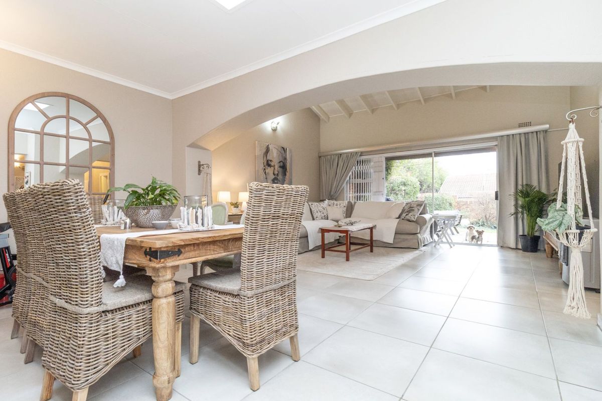 Townhouse For Sale in Fairland - Photo 3