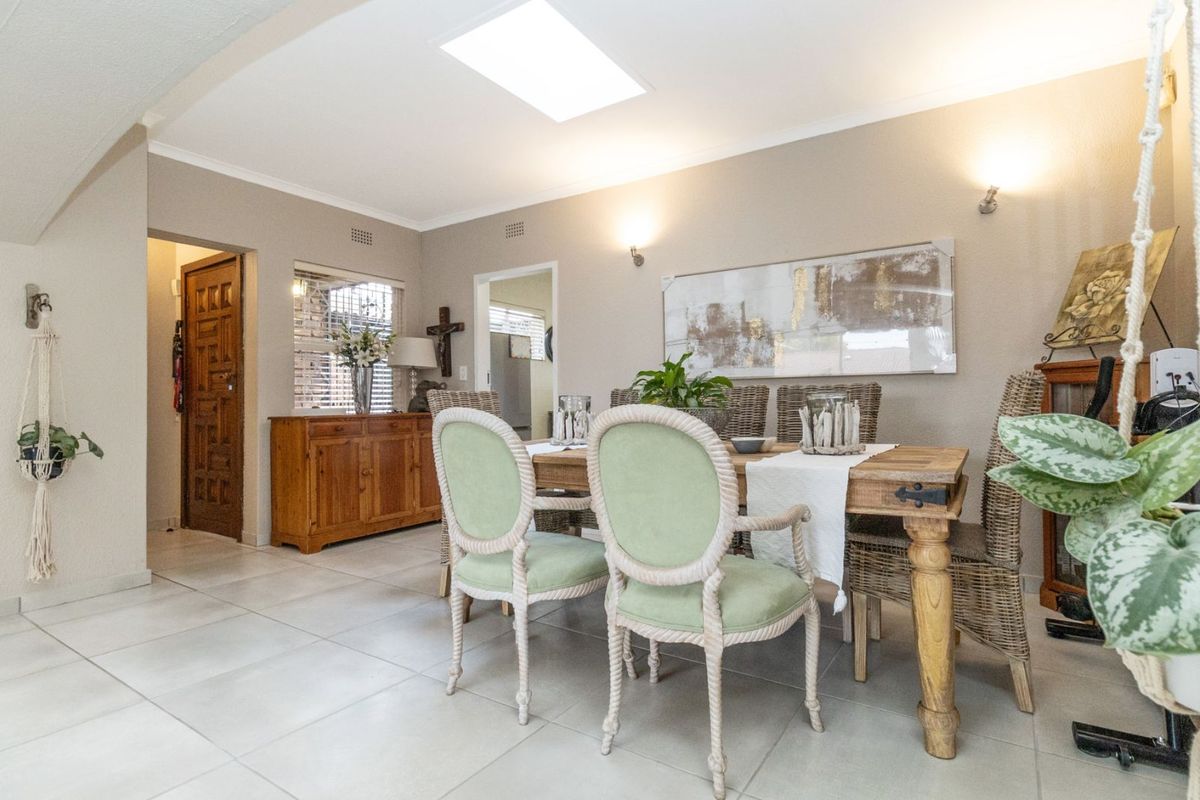 Townhouse For Sale in Fairland - Photo 4