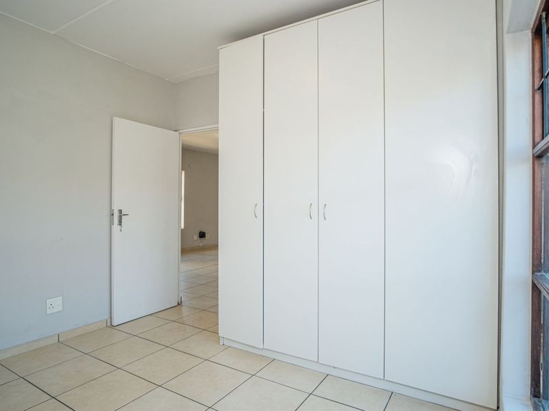 Apartment For Sale in Parklands - Photo 6