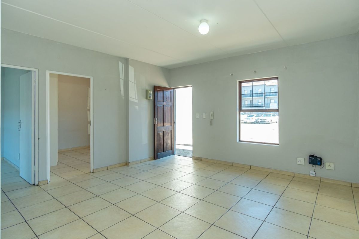 Apartment For Sale in Parklands - Photo 4