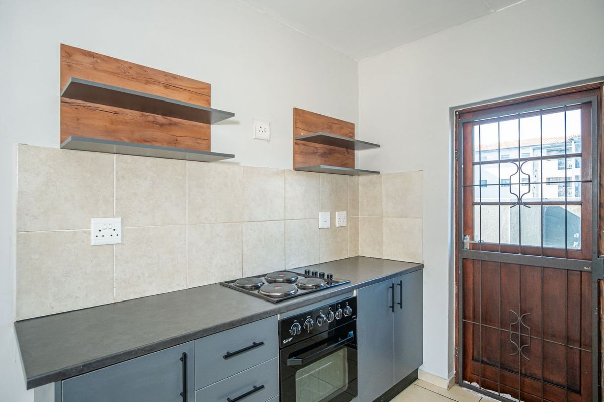 Apartment For Sale in Parklands - Photo 2