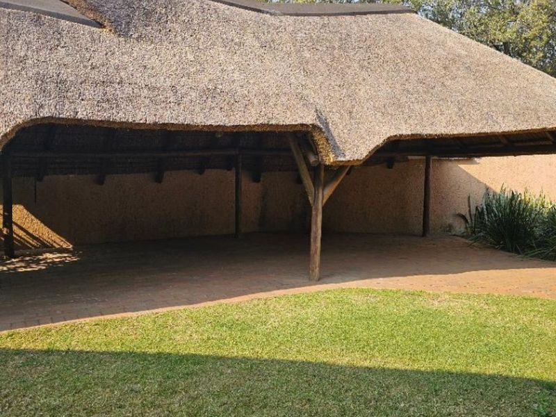 House For Sale in Brackenhurst - Photo 2