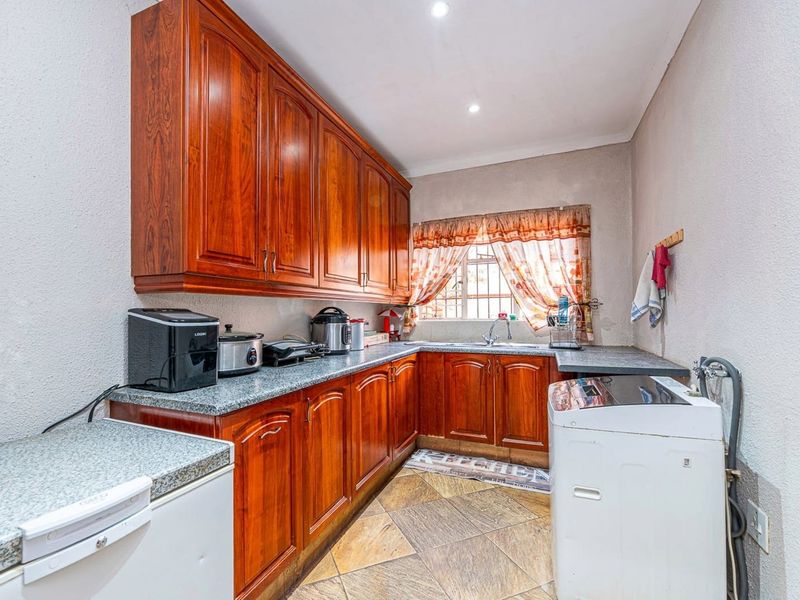 House For Sale in Noordheuwel - Photo 8