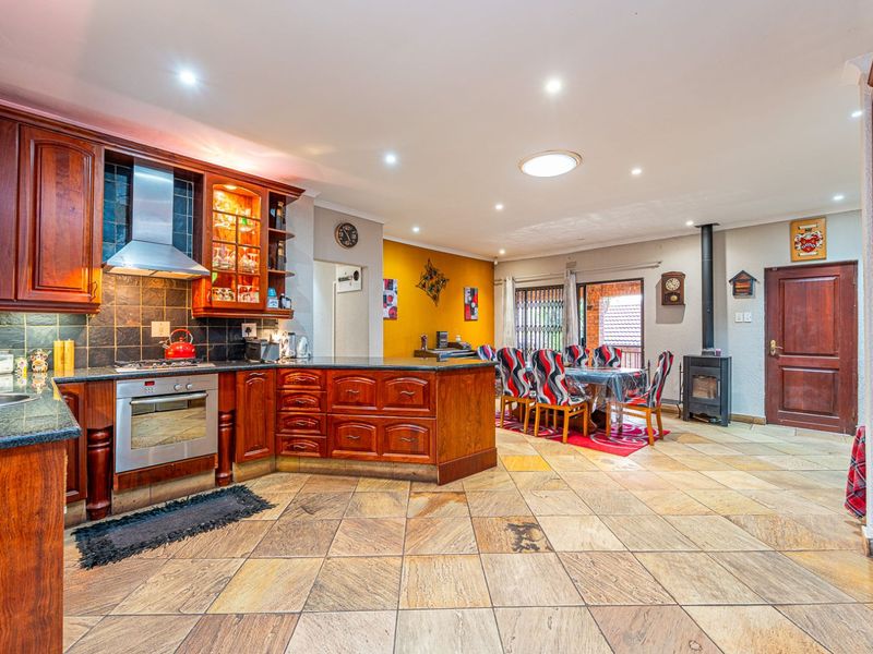 House For Sale in Noordheuwel - Photo 6