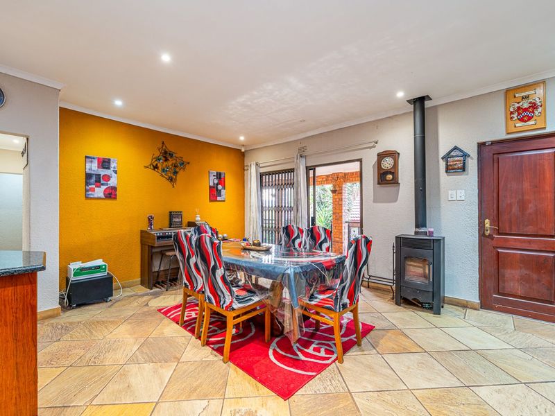 House For Sale in Noordheuwel - Photo 10