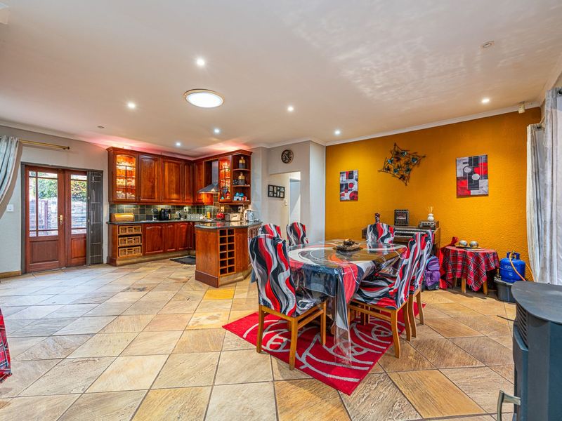 House For Sale in Noordheuwel - Photo 9