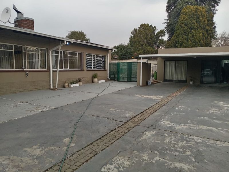 House For Sale in Montgomery Park - Photo 8