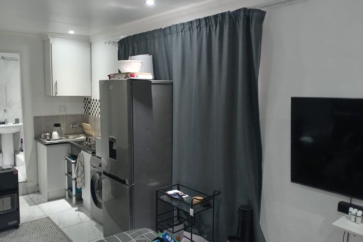 House For Sale in Montgomery Park - Photo 3