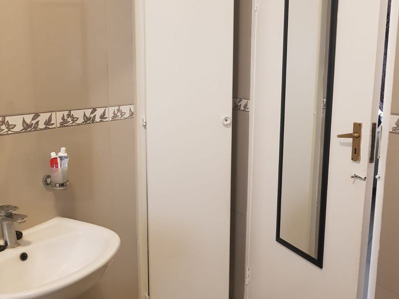 Apartment For Sale in Malanshof - Photo 10