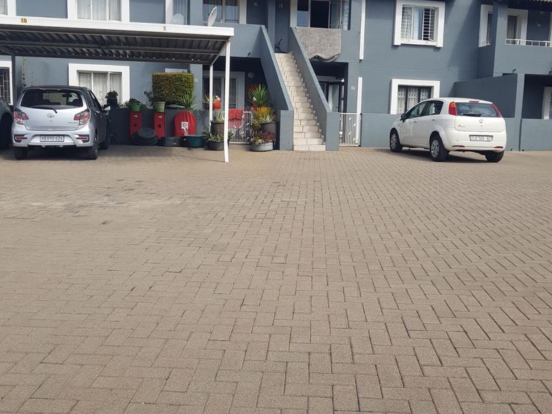 Apartment For Sale in Malanshof - Photo 2