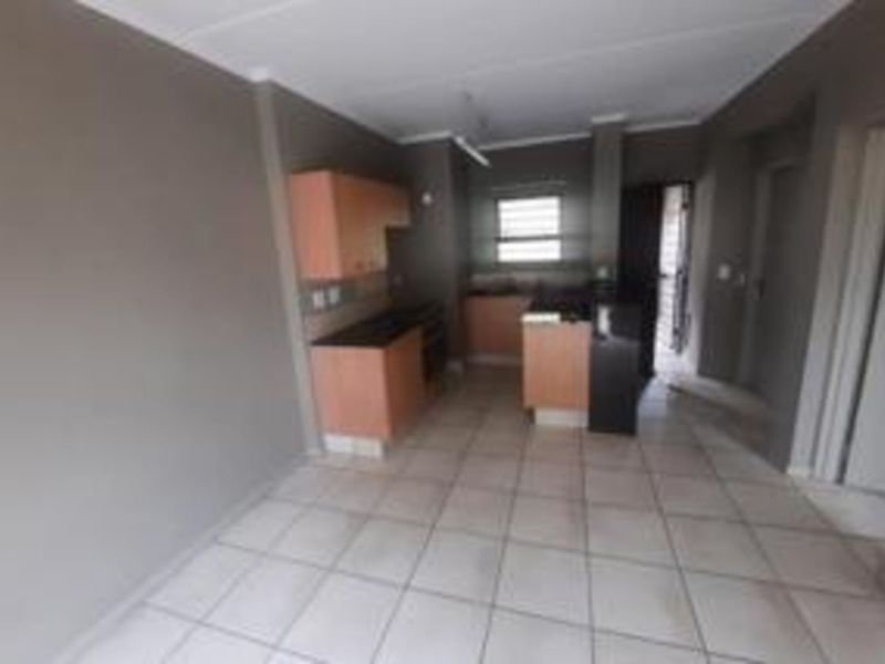 Apartment For Sale in Sunninghill - Photo 8
