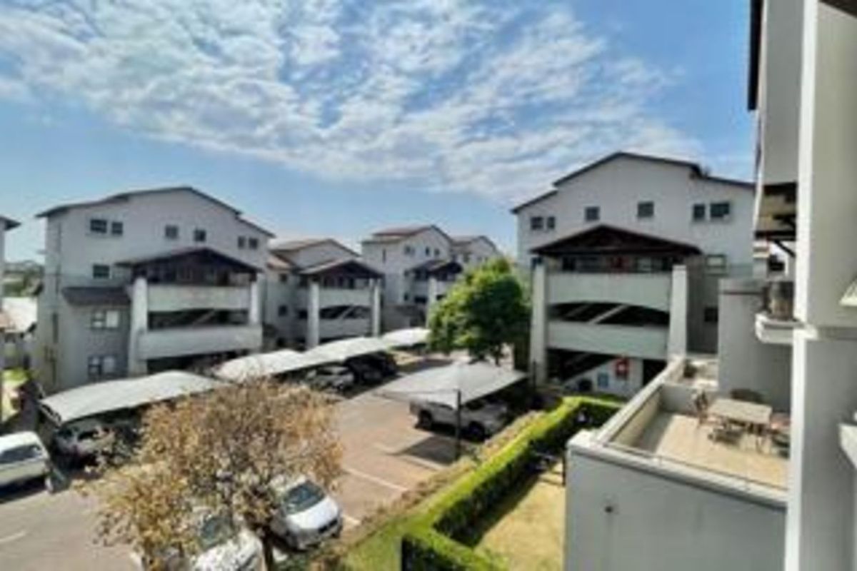 Apartment For Sale in Sunninghill - Photo 2