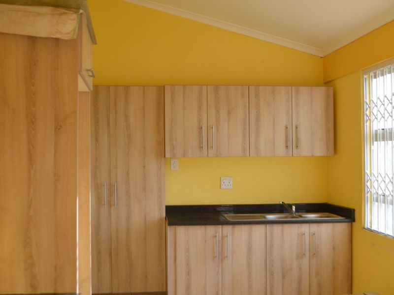 Office For Sale in Manors - Photo 3