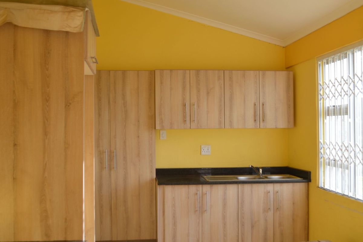 Office For Sale in Manors - Photo 3