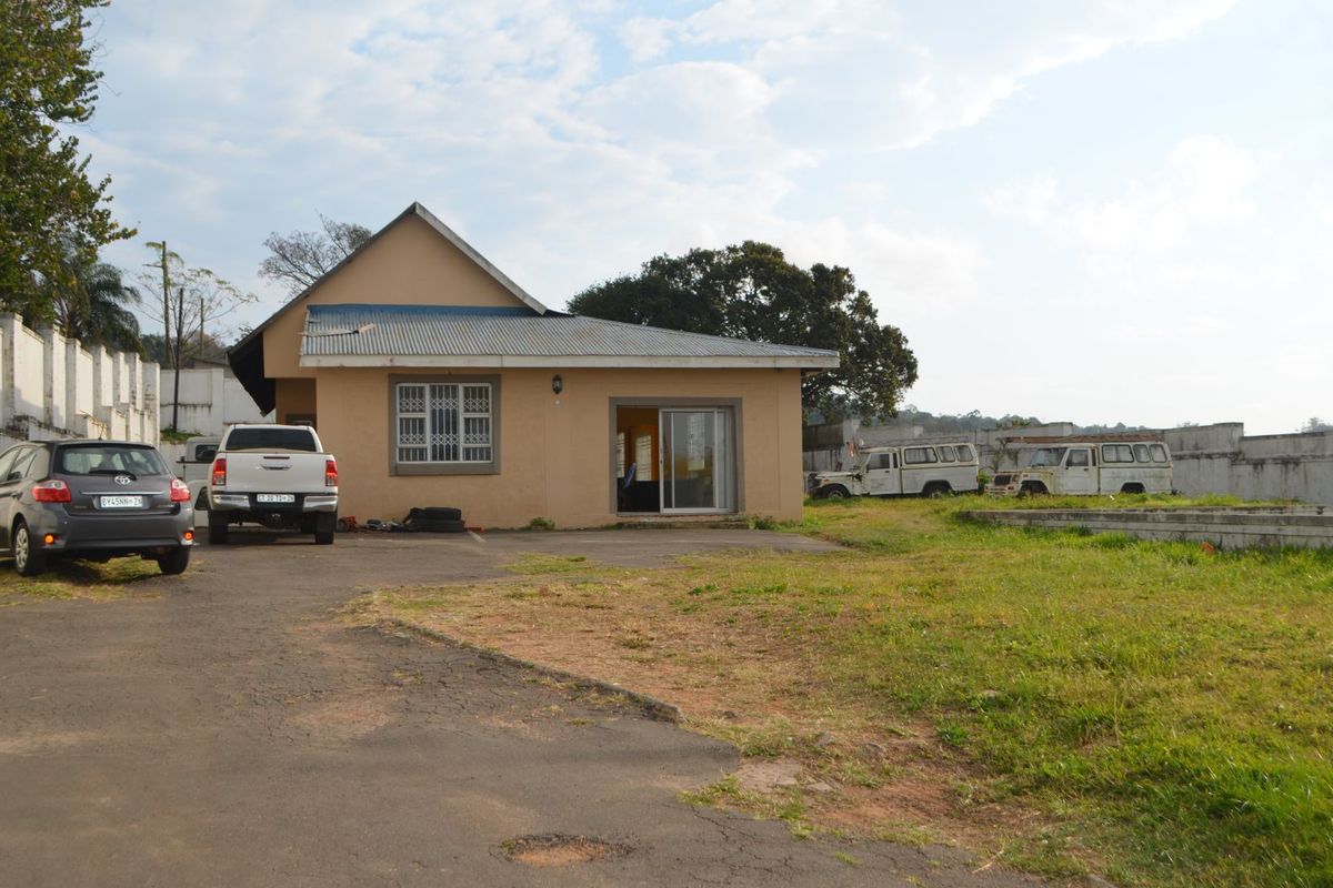 Office For Sale in Manors - Photo 2