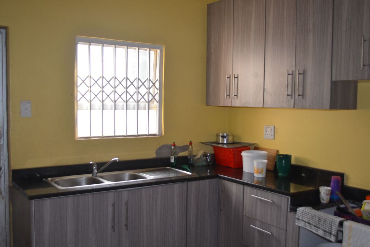 Office For Sale in Manors - Photo 4