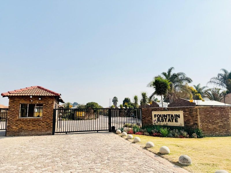 Townhouse For Sale in Pretoria West - Photo 3