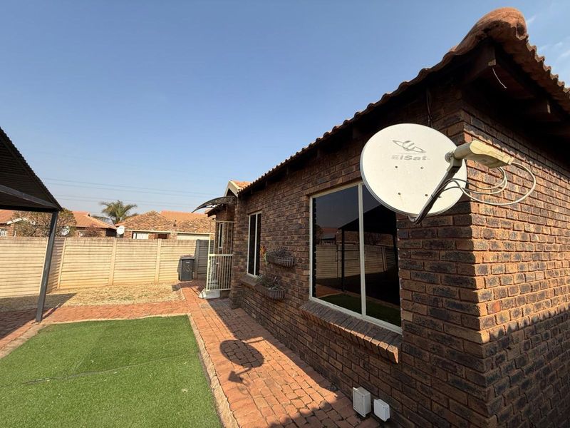 Townhouse For Sale in Pretoria West - Photo 7
