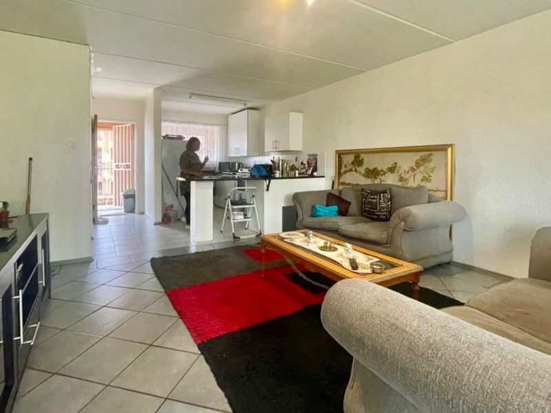 Apartment For Sale in Florida - Photo 2