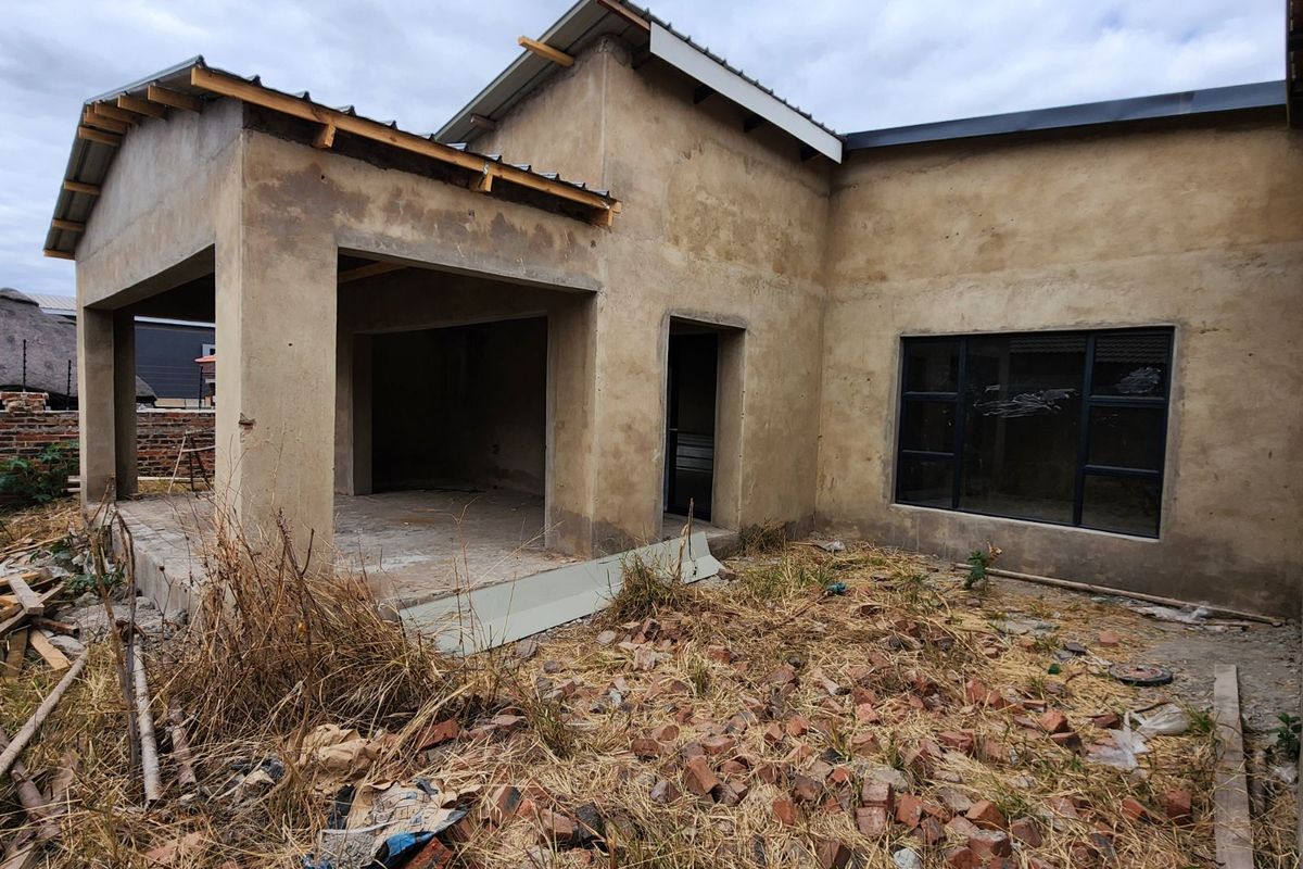 House For Sale in Bendor - Photo 2