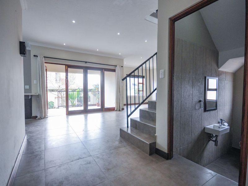 House For Sale in Olympus AH - Photo 3