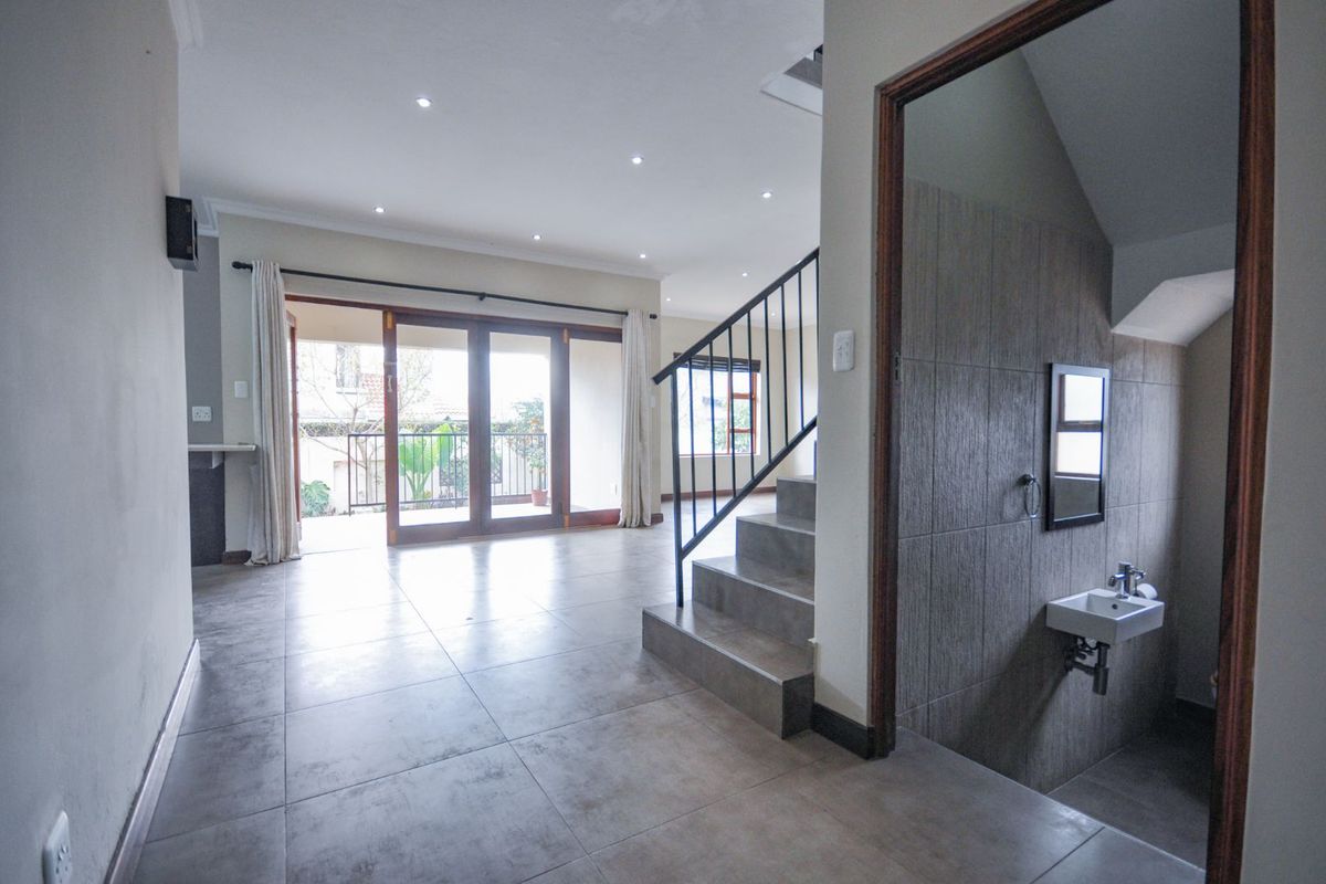 House For Sale in Olympus AH - Photo 3