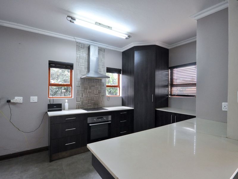 House For Sale in Olympus AH - Photo 9