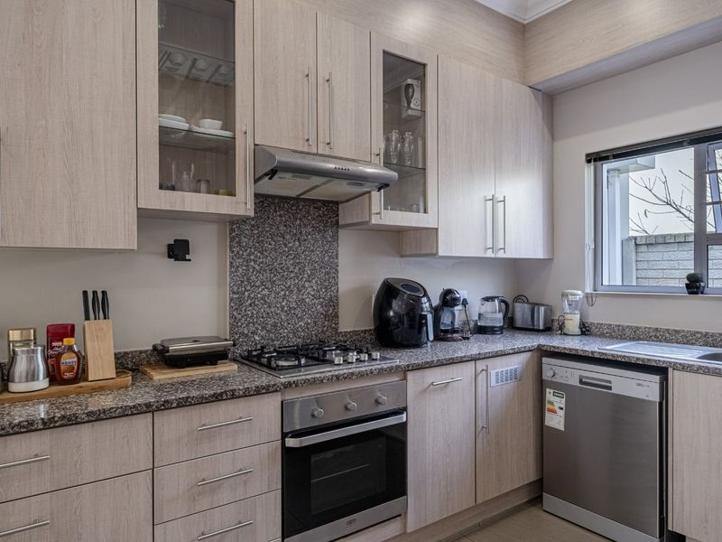 Townhouse For Sale in Westbrook - Photo 10