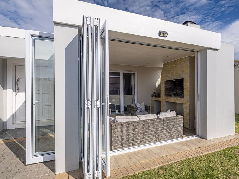 Townhouse For Sale in Westbrook - Photo 4