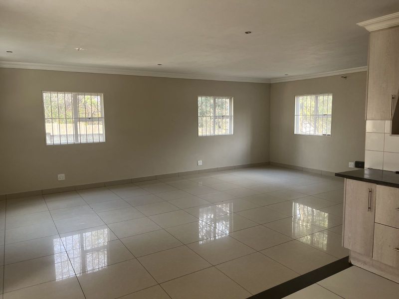 House For Sale in Ferndale - Photo 6