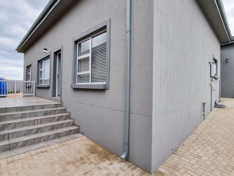 House For Sale in Hartenbos Heuwels - Photo 2