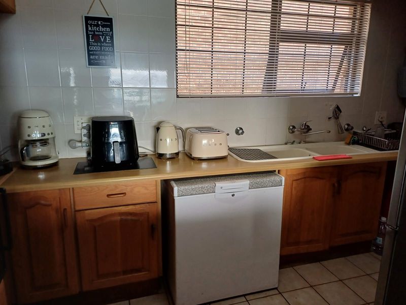 Apartment For Sale in Mossel Bay Central - Photo 4
