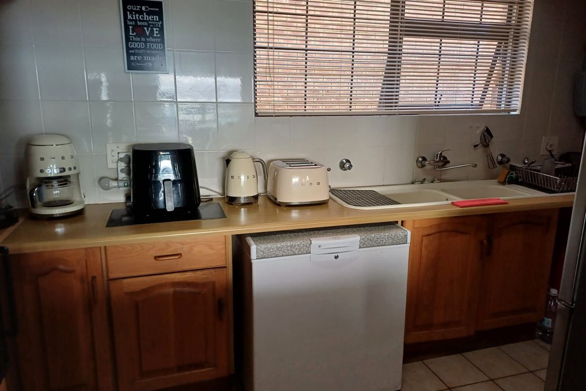 Apartment For Sale in Mossel Bay Central - Photo 4
