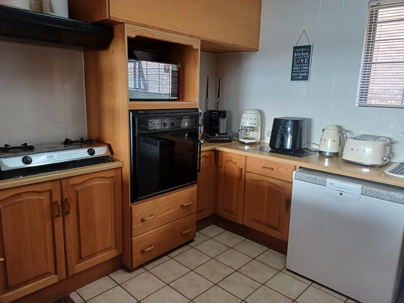 Apartment For Sale in Mossel Bay Central - Photo 5