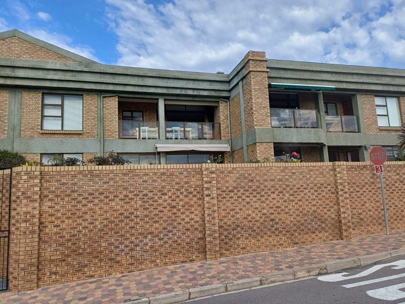 Apartment For Sale in Mossel Bay Central - Photo 2