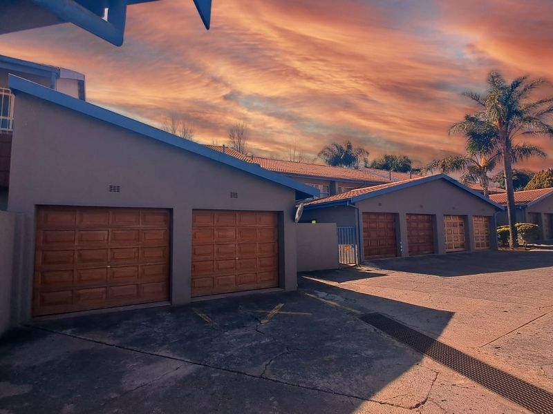 Townhouse For Sale in Doringkloof - Photo 3