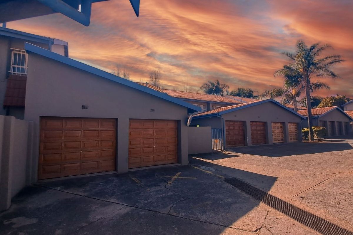 Townhouse For Sale in Doringkloof - Photo 3