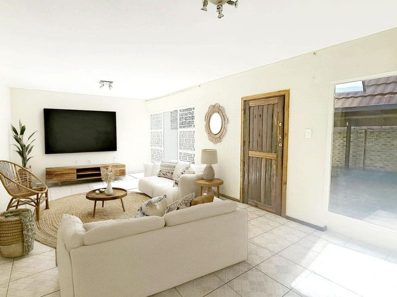 Townhouse For Sale in Doringkloof - Photo 4
