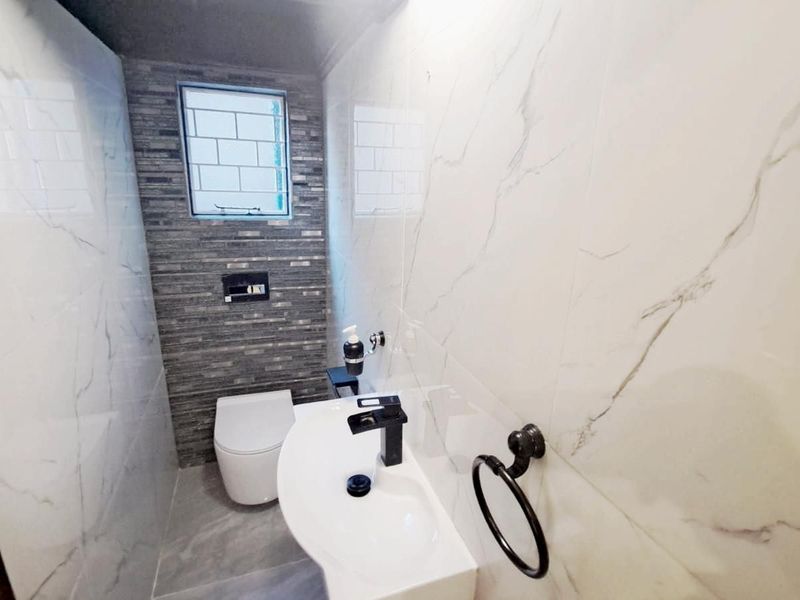 Townhouse For Sale in Doringkloof - Photo 10