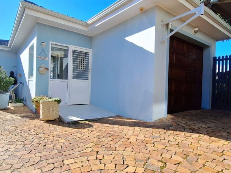 House For Sale in Gordon Heights - Photo 2