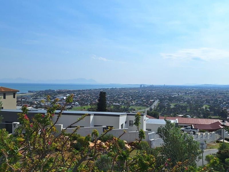 House For Sale in Gordon Heights - Photo 3