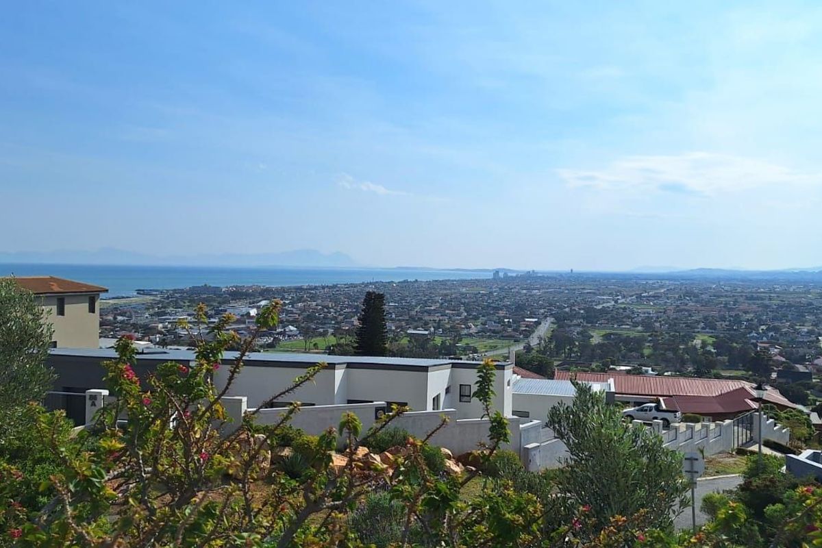 House For Sale in Gordon Heights - Photo 3